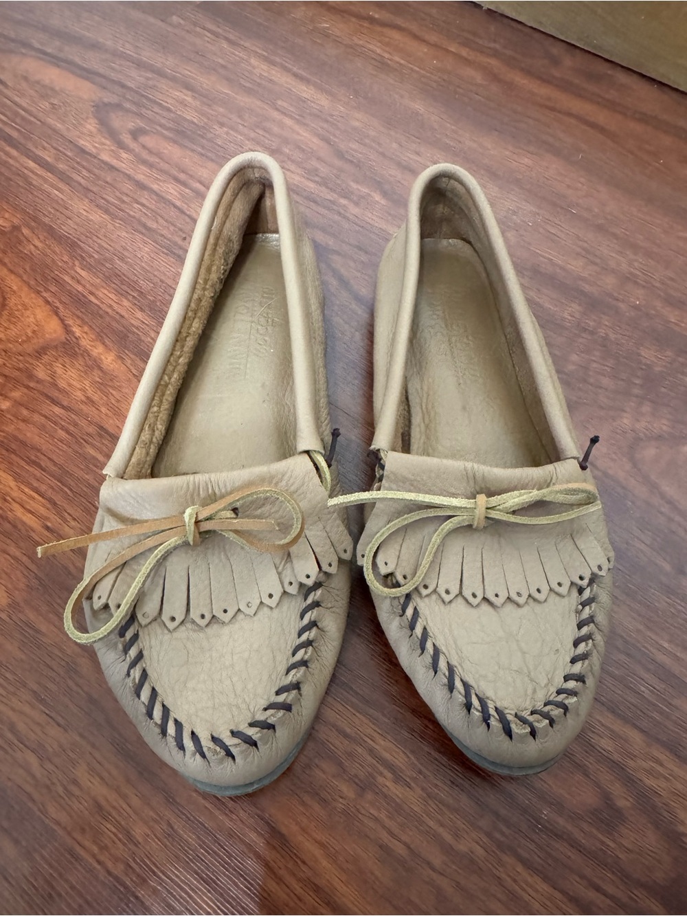 Minnetonka Tan Fringe Moccasin Loafers with Bow